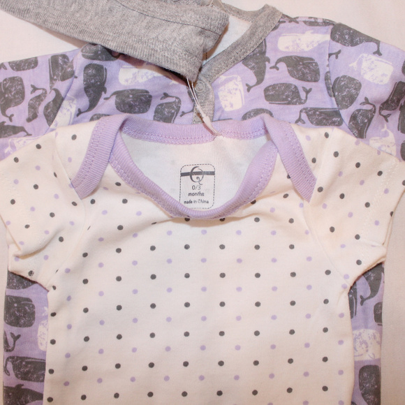 Girls 3 piece set Pajama/one piece and bib 0/3m - Picture 4 of 5